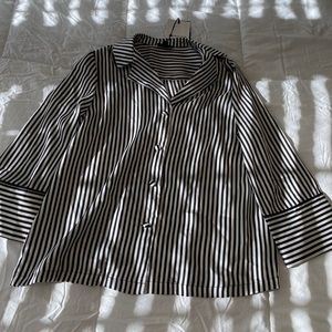 STRIPED BUTTON UP SHIRT